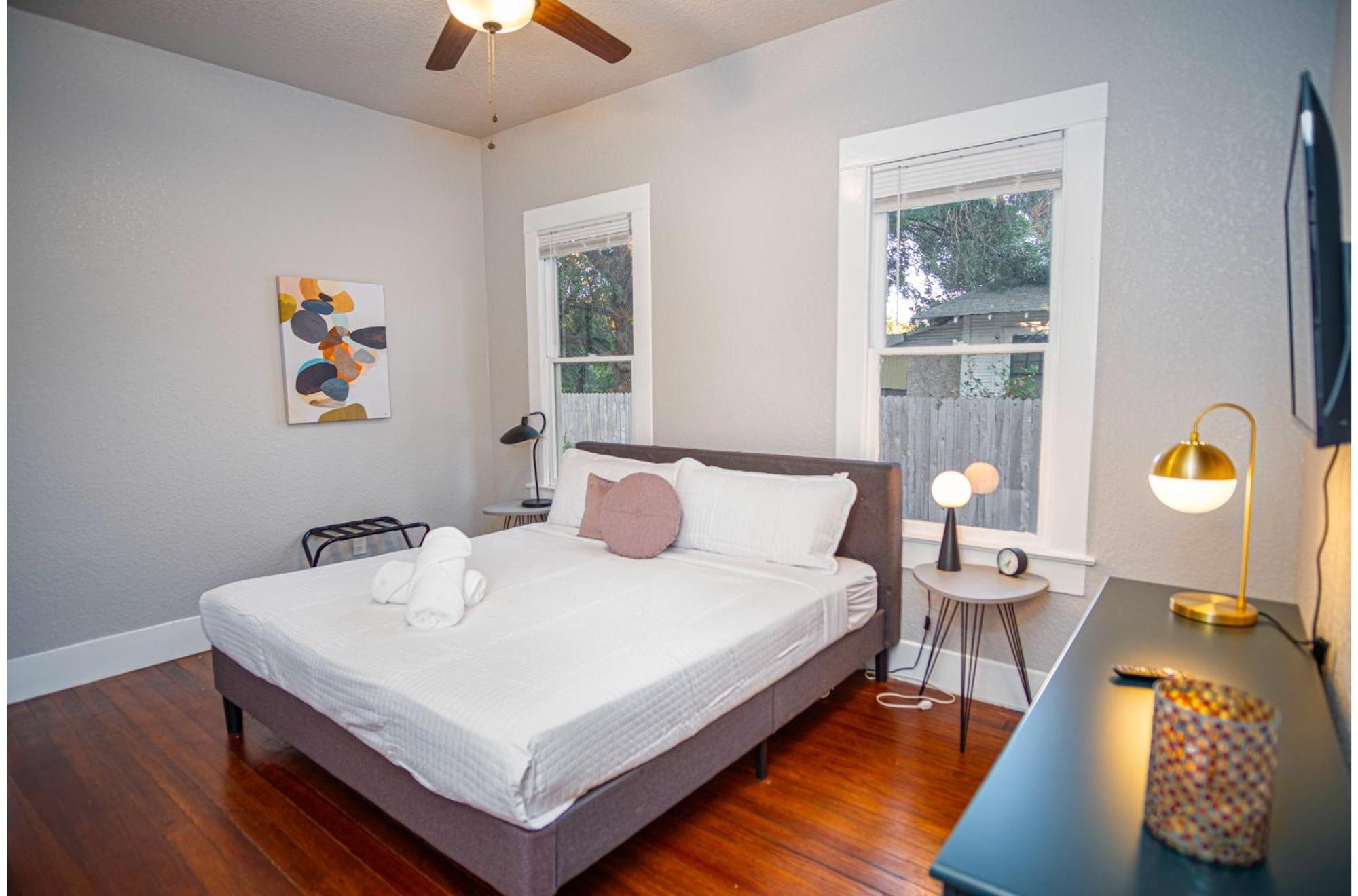 Chic Downtown Farmhouse With Garden And Bbq Grill San Antonio Buitenkant foto